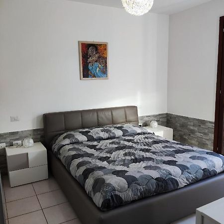 Vico Stazione Apartment Uta المظهر الخارجي الصورة