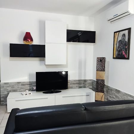 Vico Stazione Apartment Uta المظهر الخارجي الصورة